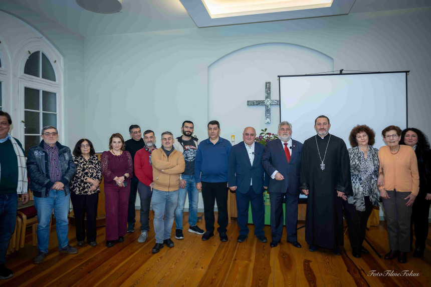 Der Gast beim AEAE e. V. ist Ara Papyan, Politiker, Diplomat und Gründer des Zentrums "Modus Vivendi".